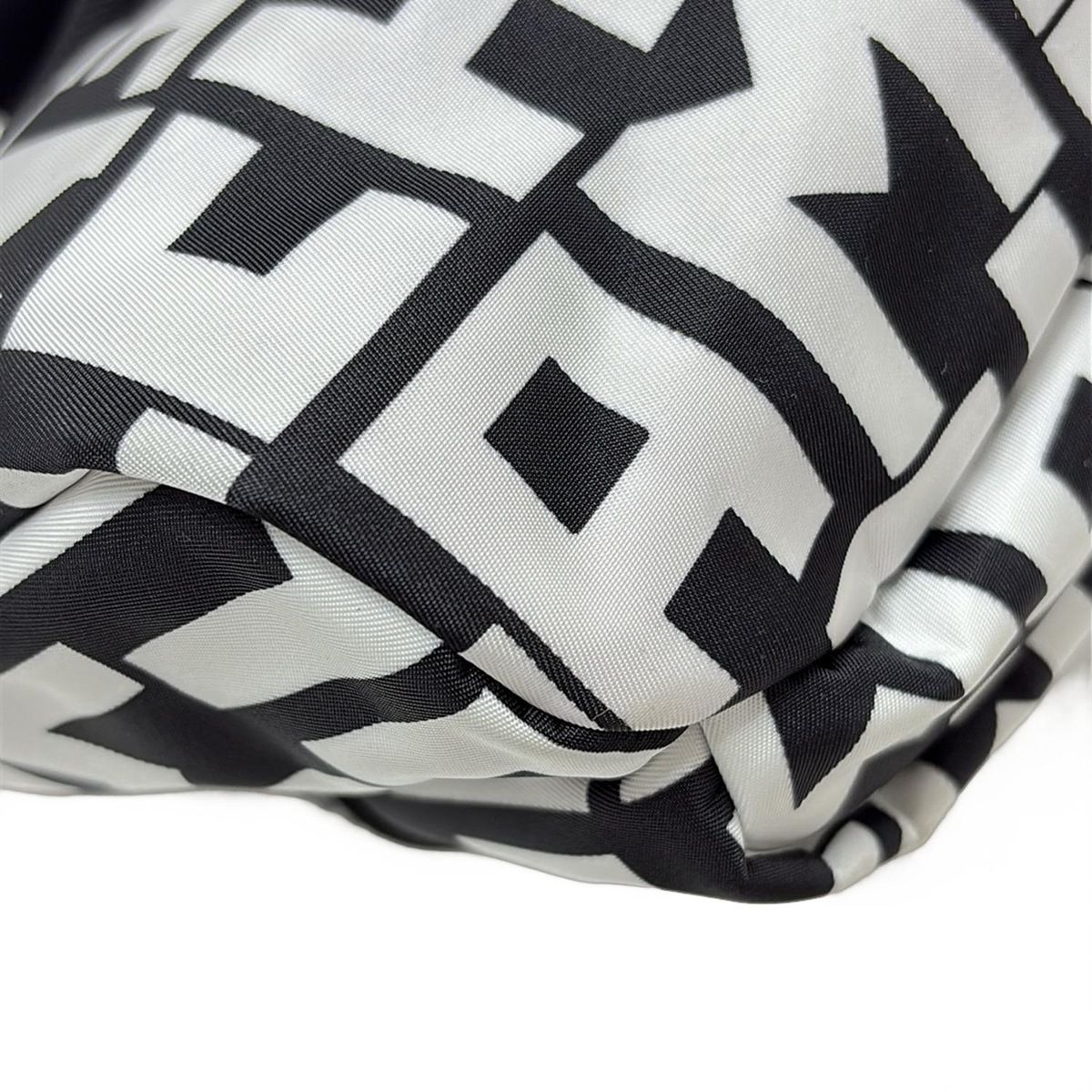 プリアージュ 白×黒