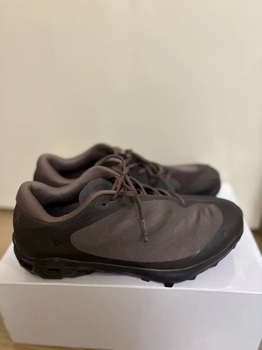 レディース 240 オン ランニング x PAF クラウドモンスター 2 ソーン ブラウン