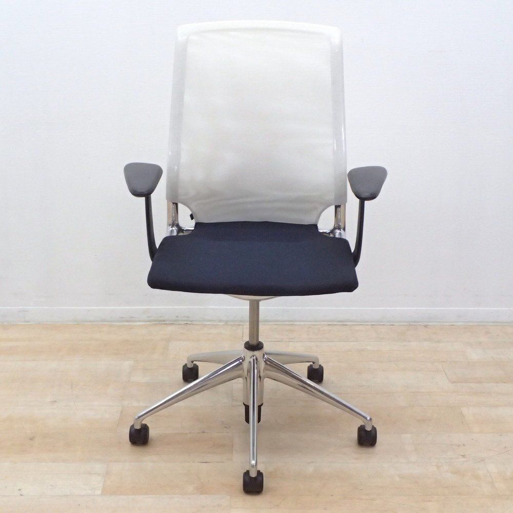 vitra. ヴィトラ Meda2 メダ2 アルベルト メダ 肘付オフィスチェア デザインチェア ブラック ホワイト メッシュ EG18514 オフィス家具