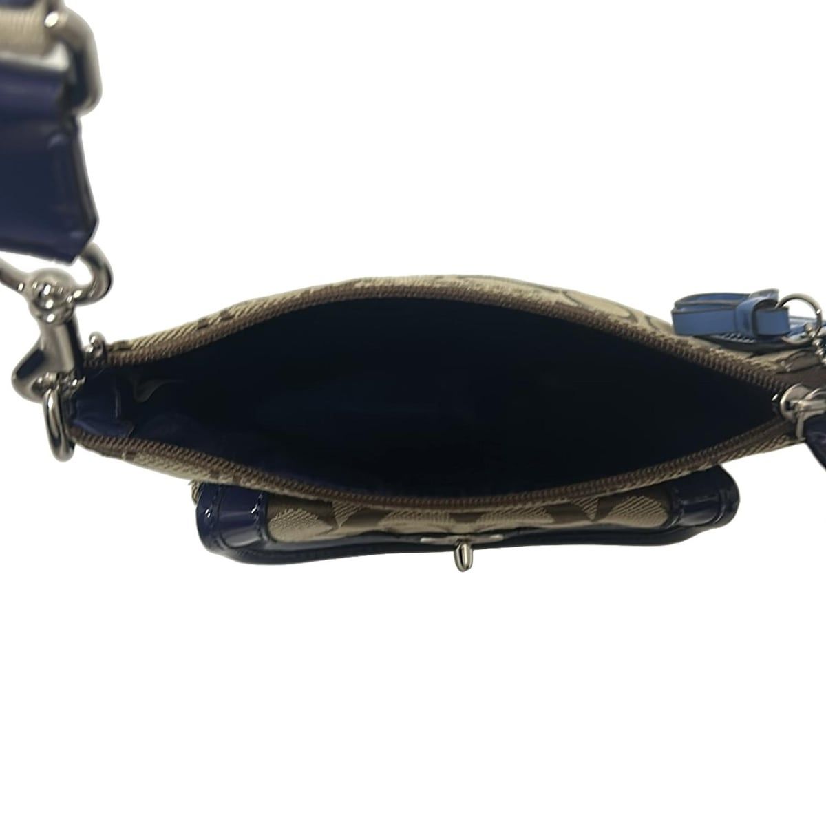 ✳️とても美品✳️コーチ　皮革製　ネイビー　ショルダーバッグ COACH(コーチ) ショルダーバッグ美品 シグネチャー柄 カーキ
