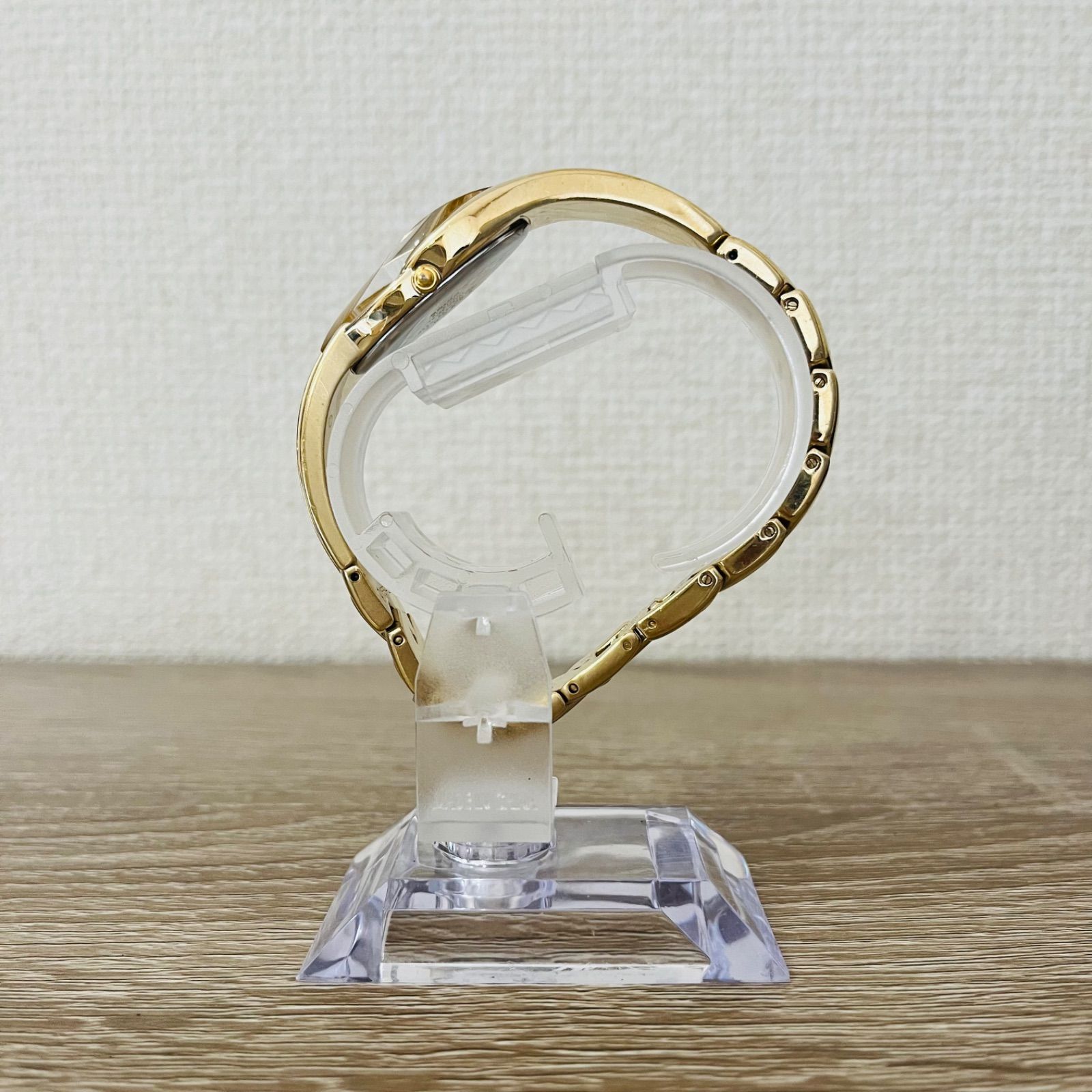 SEIKO ゴールド バングル時計 SOLD SEIKO GOLD LADY Ref. 1421-5070 Quartz movement Seiko