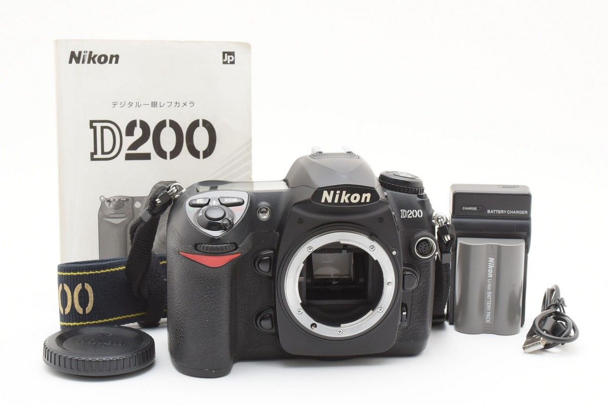Nikon デジタル一眼レフカメラ D200 ボディ本体 Nikon デジタル一眼レフカメラ D200 ボディ本体 NIKON D200 ボディ