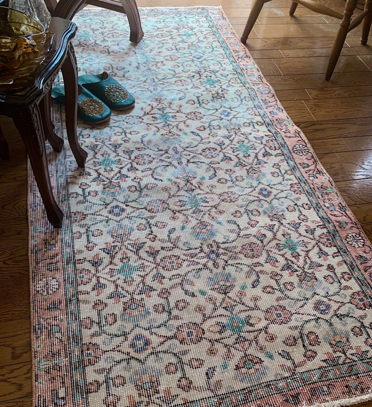 トルコヴィンテージラグ　くすみサーモンピンク　フローラル トルコヴィンテージラグ くすみサーモンピンク フローラル 63