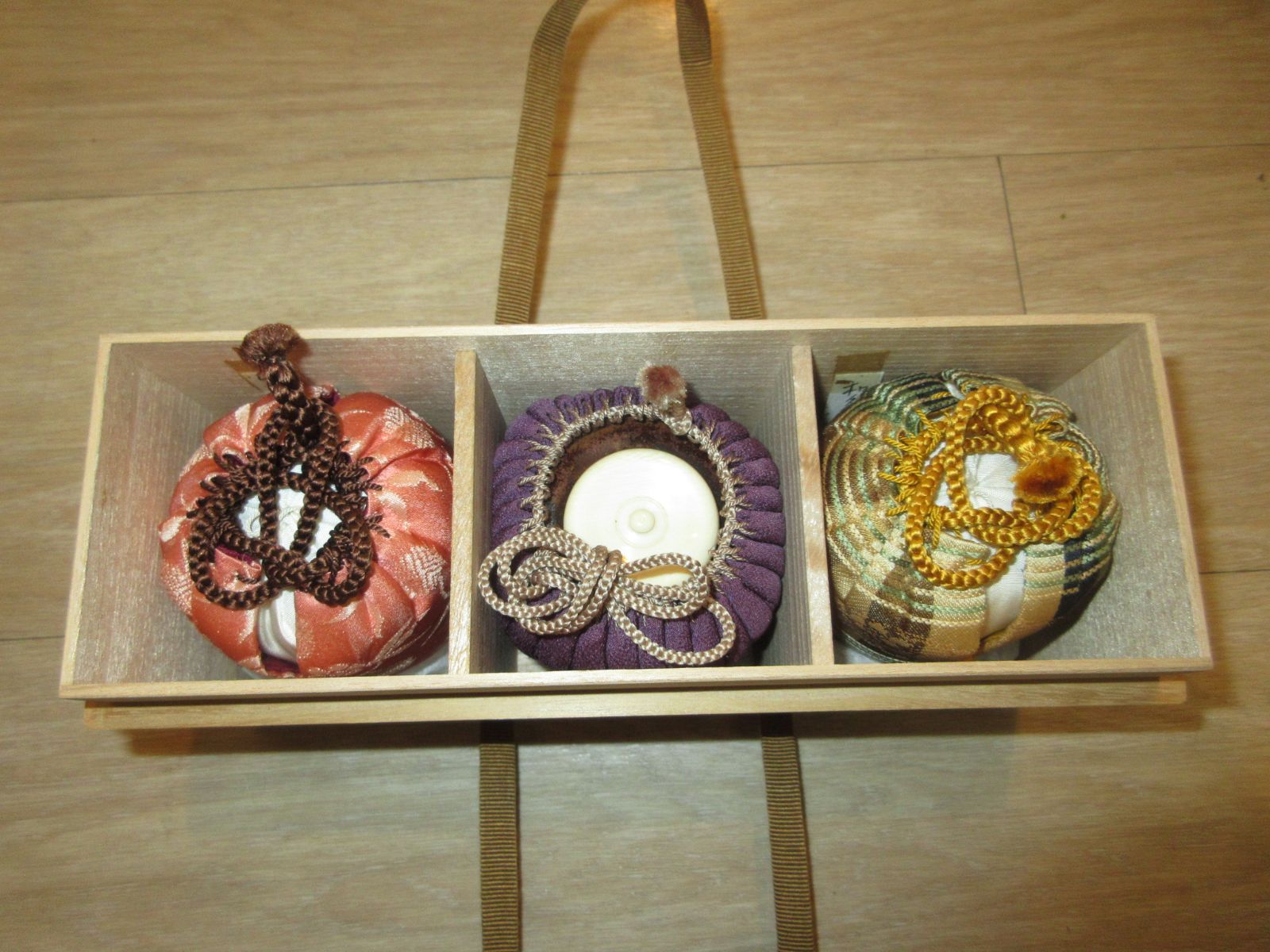 送料込【逢絢亭】茶道具 茶入 瀬戸焼 瀬戸茶入 肩衝 仕覆付 林英仁 共箱入り 逢絢亭】茶道具 茶入 瀬戸焼 瀬戸茶入 肩衝 仕覆付 林英仁 共