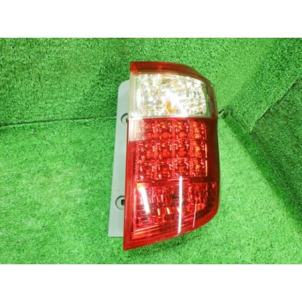 トヨタ　アルファード　40系　右　テールランプ 81551-V2030 トヨタ アルファード 40系 右 テールランプ 81551-V2030 トヨタ