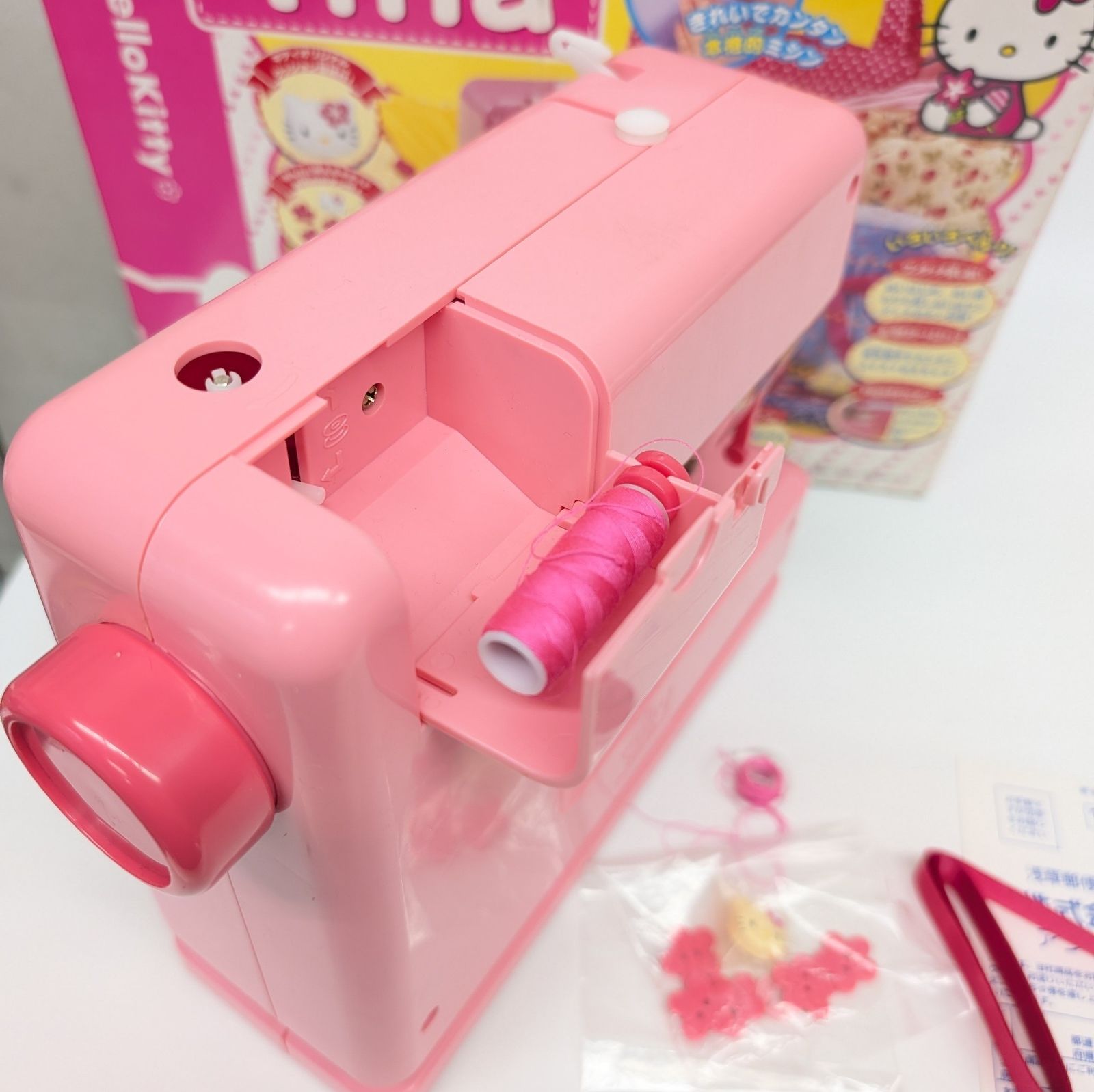 絶版 レトロ品】Tina ハローキティ コンパクトミシン ジャンク - メルカリ
