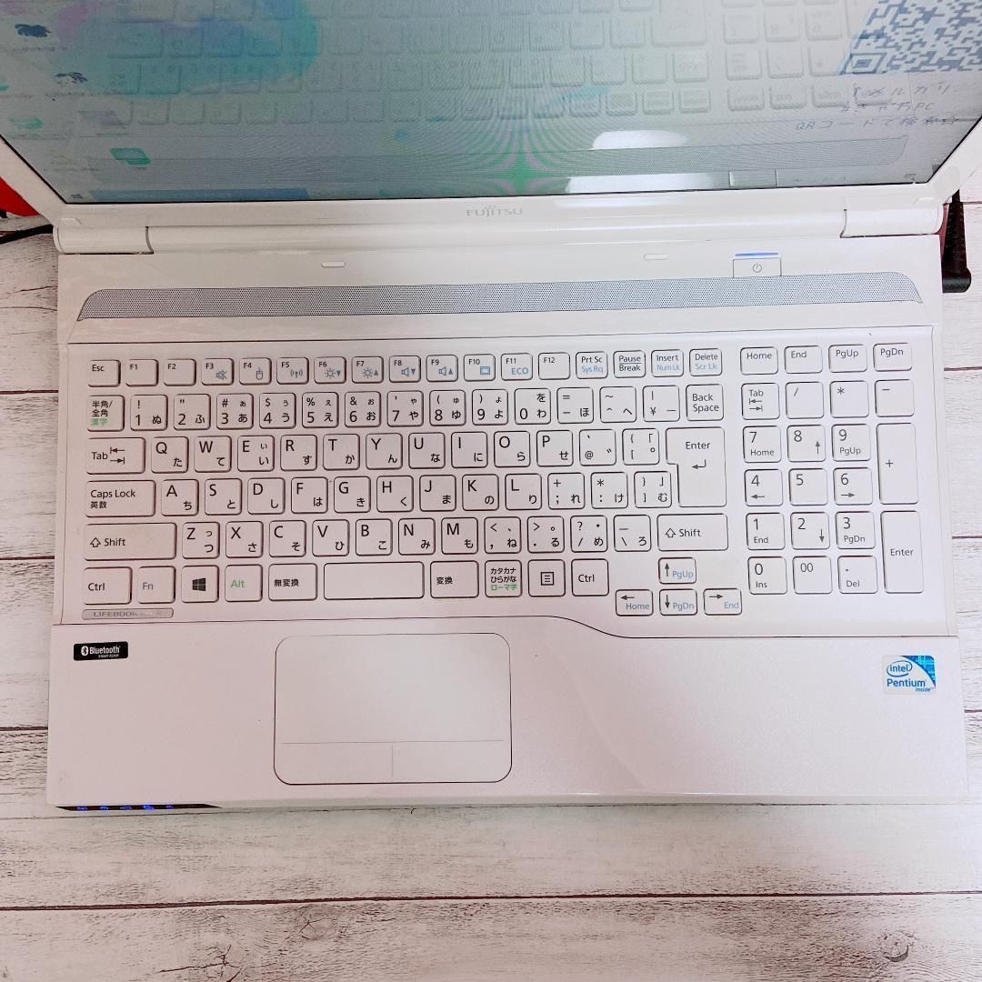 カメラ付き✨】ZOOMやオンライン授業に✨Bluetooth✨ノートパソコン白