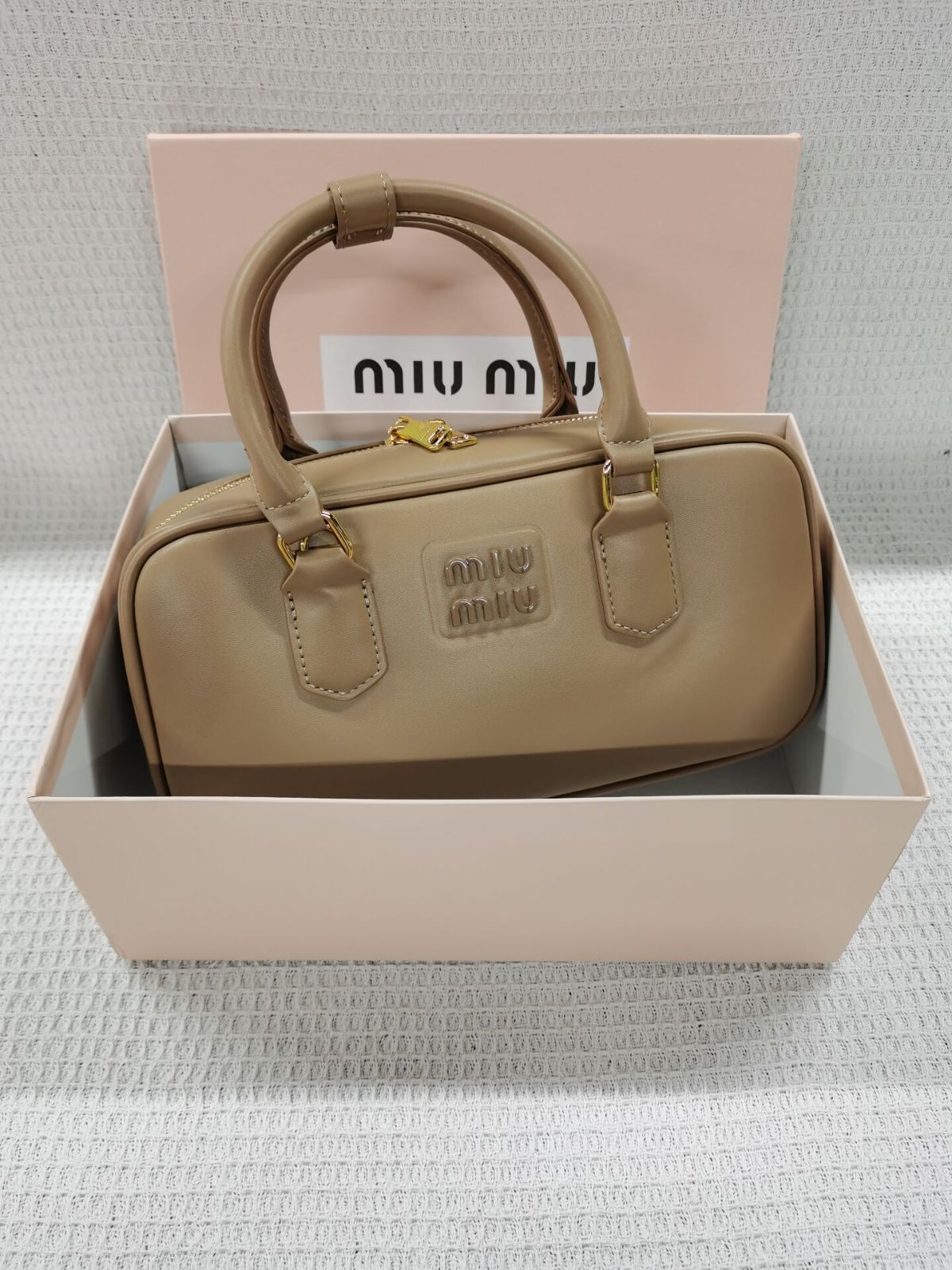 MIUMIU ミュウミュウ ショルダーバッグ