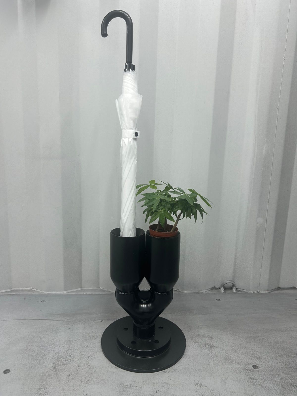 Muffler umbrella stand black