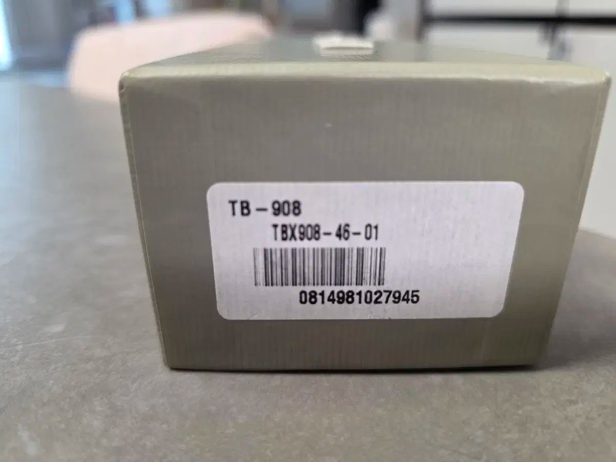 THOM BROWN トムブラウン TB ー 908 46 サイズ