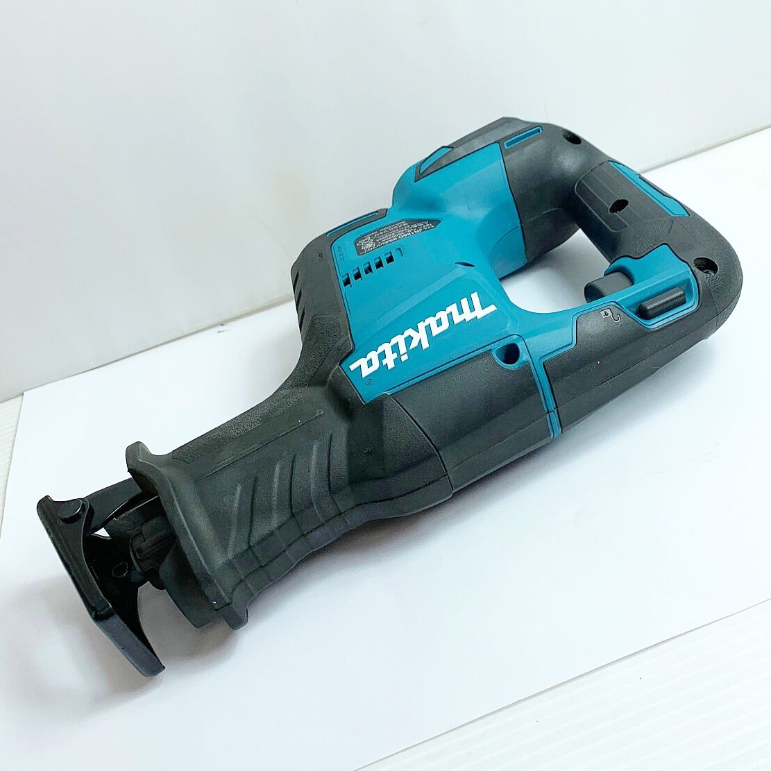 ♭♭MAKITA マキタ 充電式レシプロソー　18V JR188DZK ケース、刃付き