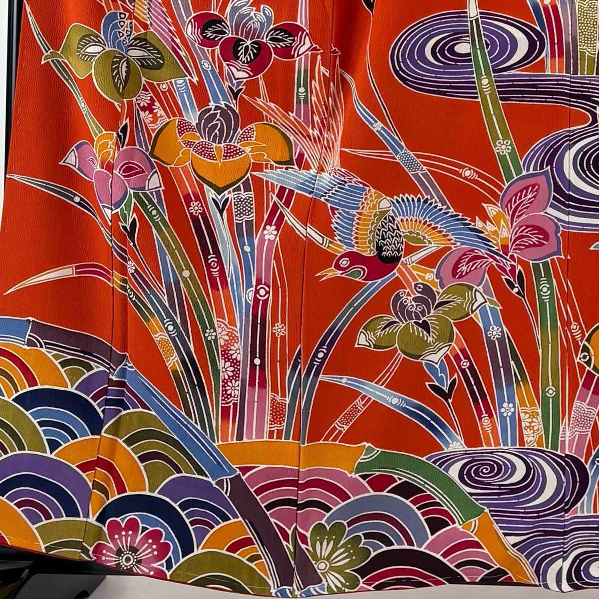 振袖 身丈160.5cm 裄丈66cm M 袷 菖蒲 燕 縮緬 朱色 正絹 秀品