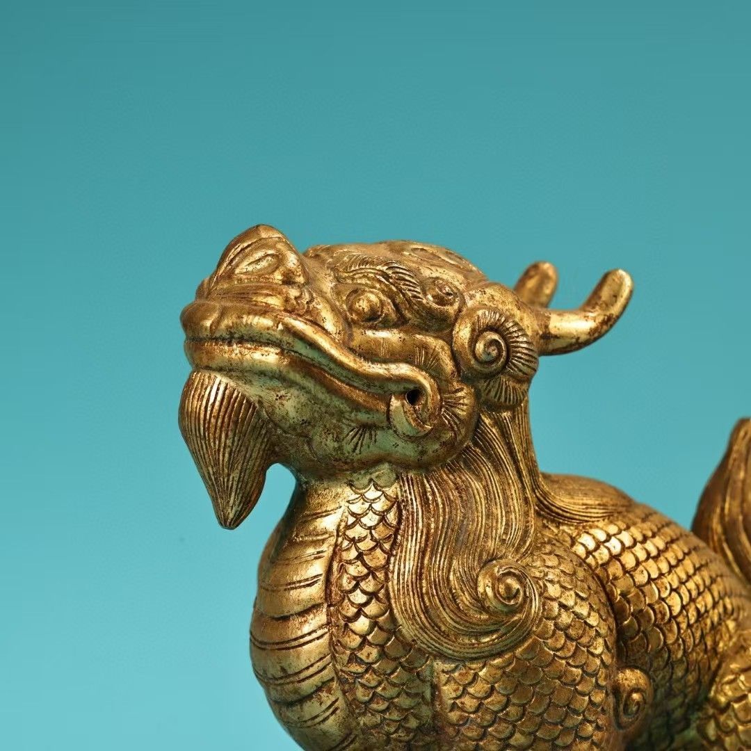 中国古美術・旧蔵鎏金鎏银の麒麟置物・瑞獣・純銅制・高浮彫・案頭・文房・禮品・風水 中国古美術.純銅製.鍍金麒麟.鎮宅瑞獣.置物.観賞物.書斎置物.中国骨董