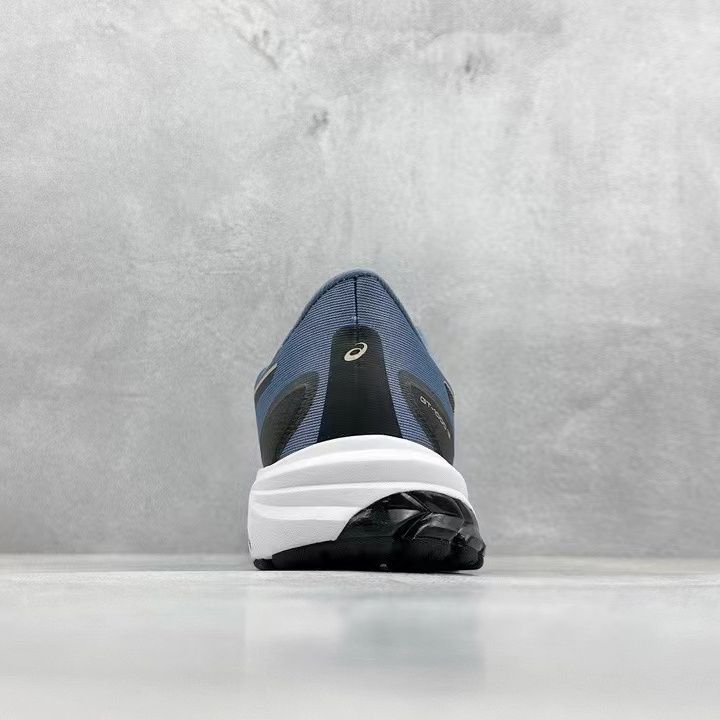 新品未使用ですasics[アシックス] ランニングシューズ GT-1000 12GTX  