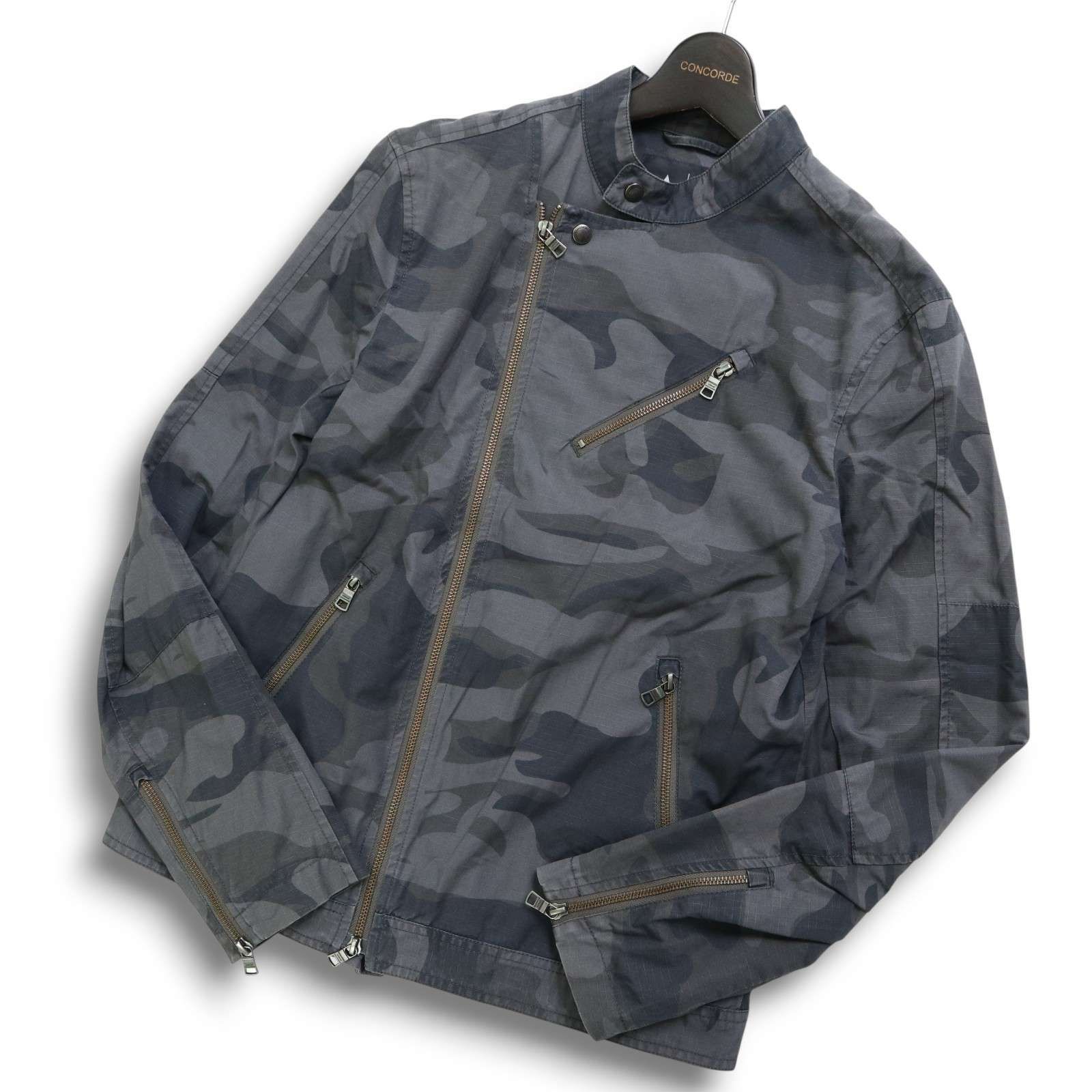 A|X ARMANI EXCHANGE アルマーニ エクスチェンジ 迷彩 カモフラ柄 総柄