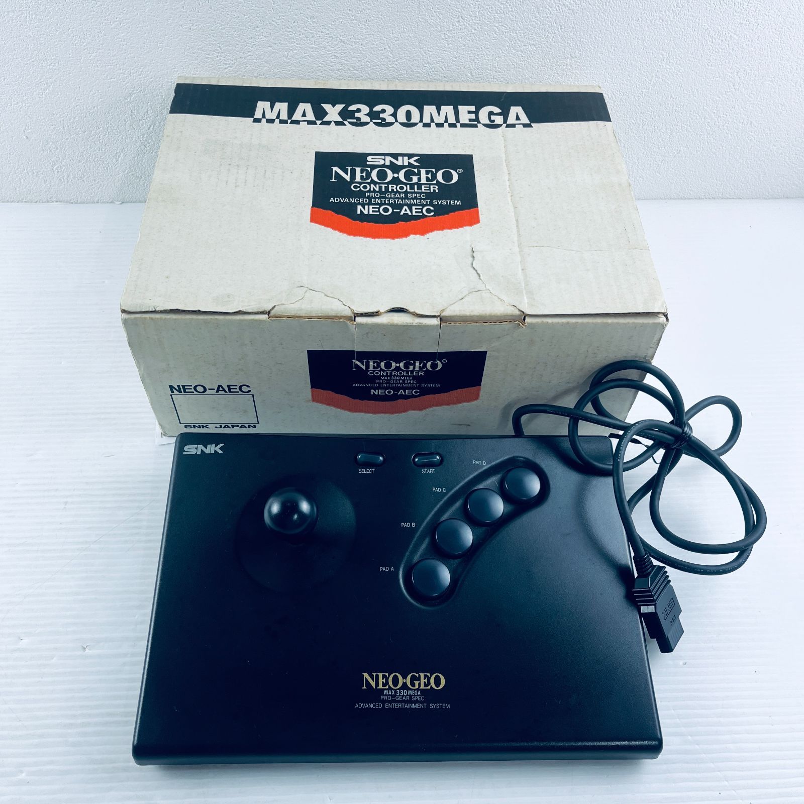 ◇083【動作OK／3点セット】SNK NEOGEO NEO-AEC 本体 アケコン メモリーカード 外箱 内箱 取扱説明書 保証書 ACアダプター AVケーブル ネオジオ ハード コントローラー