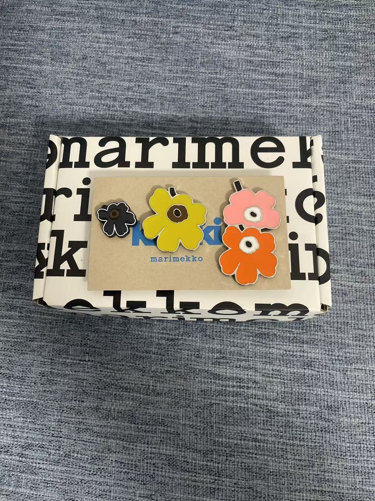 新品marimekkoマリメッコ ピンバッジ UNIKKO 3点組 ウニッコ 楽天市場】[セール20％OFF] マリメッコ ピンバッジ 3点セット