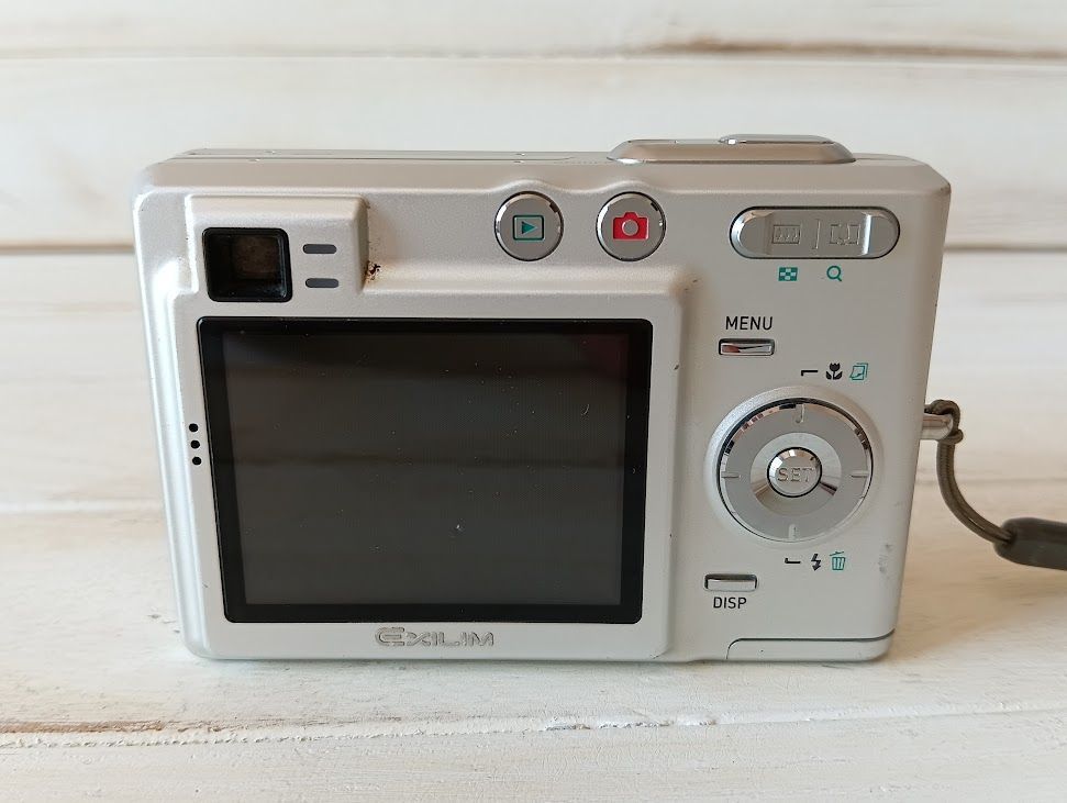 カシオ EXILIM EX-Z40 動作未確認品 - メルカリ