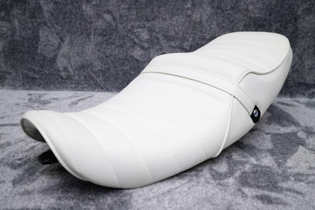 ゼファーΧ 白 皮 タックロールシート/アンコ抜き 完成品 リベット