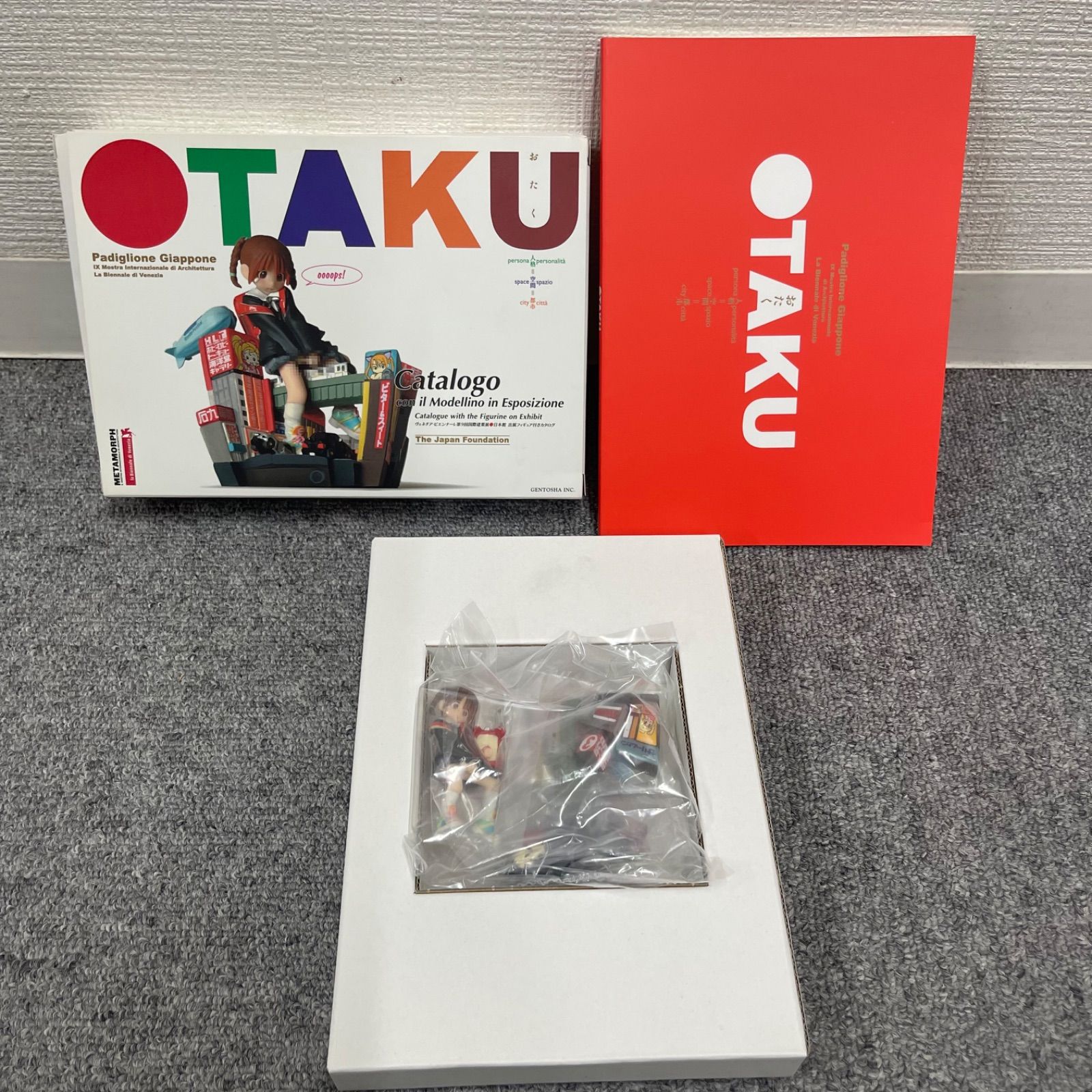 OTAKU おたく展 ヴェネチア・ビエンナーレ帰国展フィギュア付カタログ OTAKU おたく展 ヴェネチア・ビエンナーレ帰国展フィギュア付カタログ