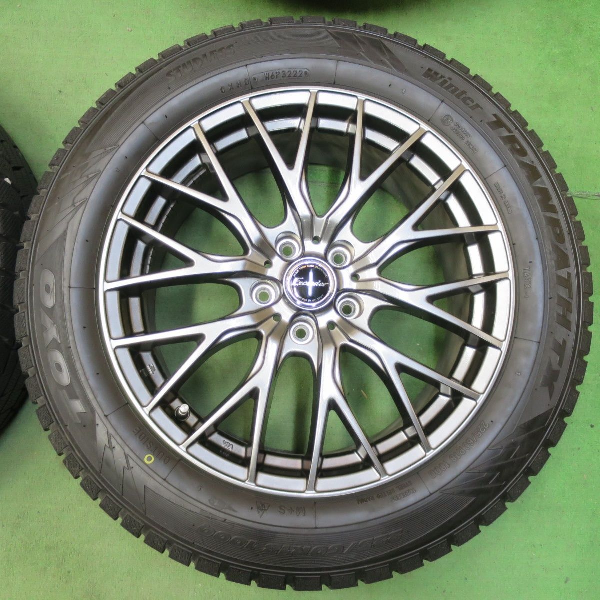 225|60R18 トーヨー
