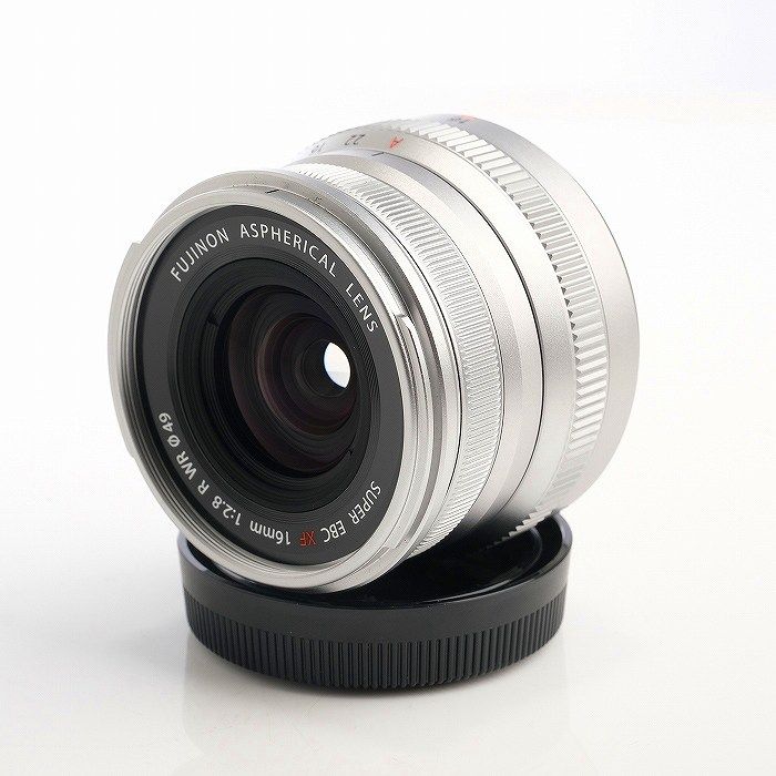 中古】FUJIFILM XF 16mm f/2.8 R WRレンズ(シルバー)。
