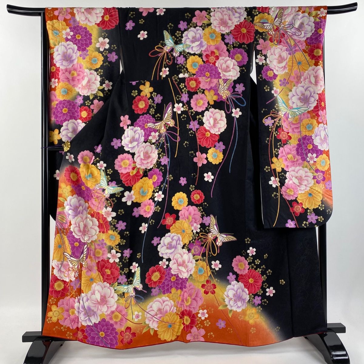 美品 振袖 牡丹 桜 吉祥花 黒 金彩加工 トールサイズ 身丈177cm 正絹 正統派古典/ひいな 黒 牡丹に鼓檜扇紋様 大人っぽい かっこいい