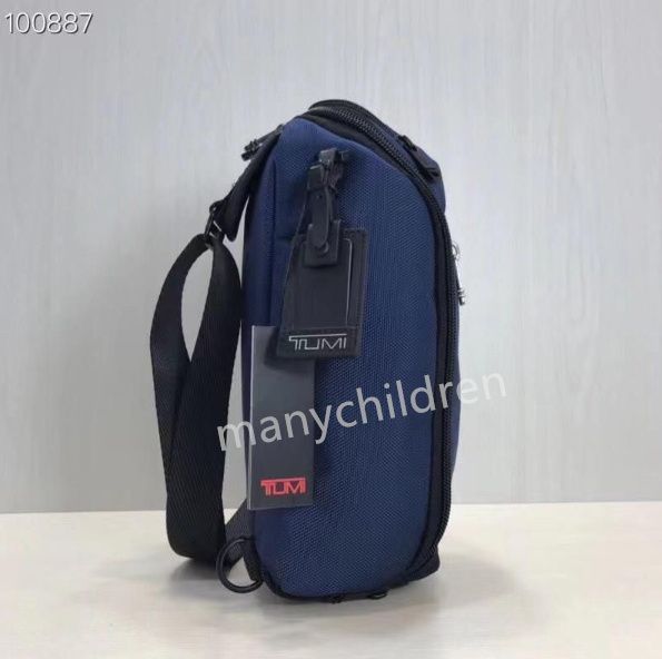 ✨美品✨トュミ TUMI ボディーバック ケリー 232399D ネイビー TUMI