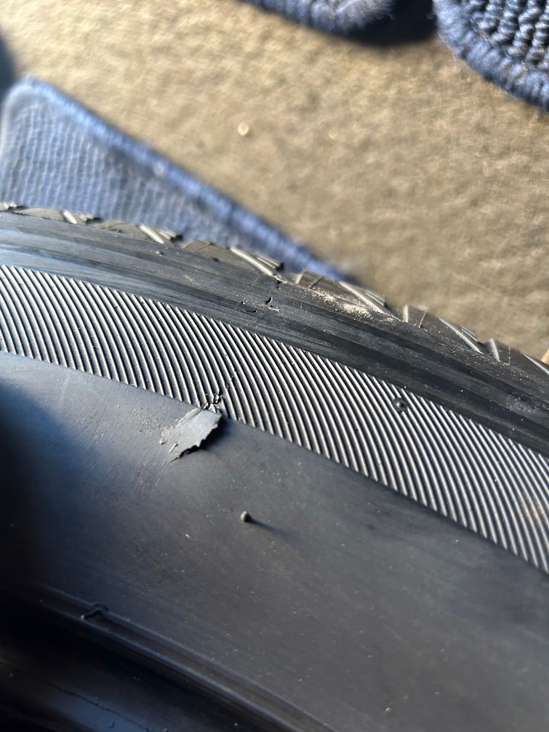 60R18 側面傷あり