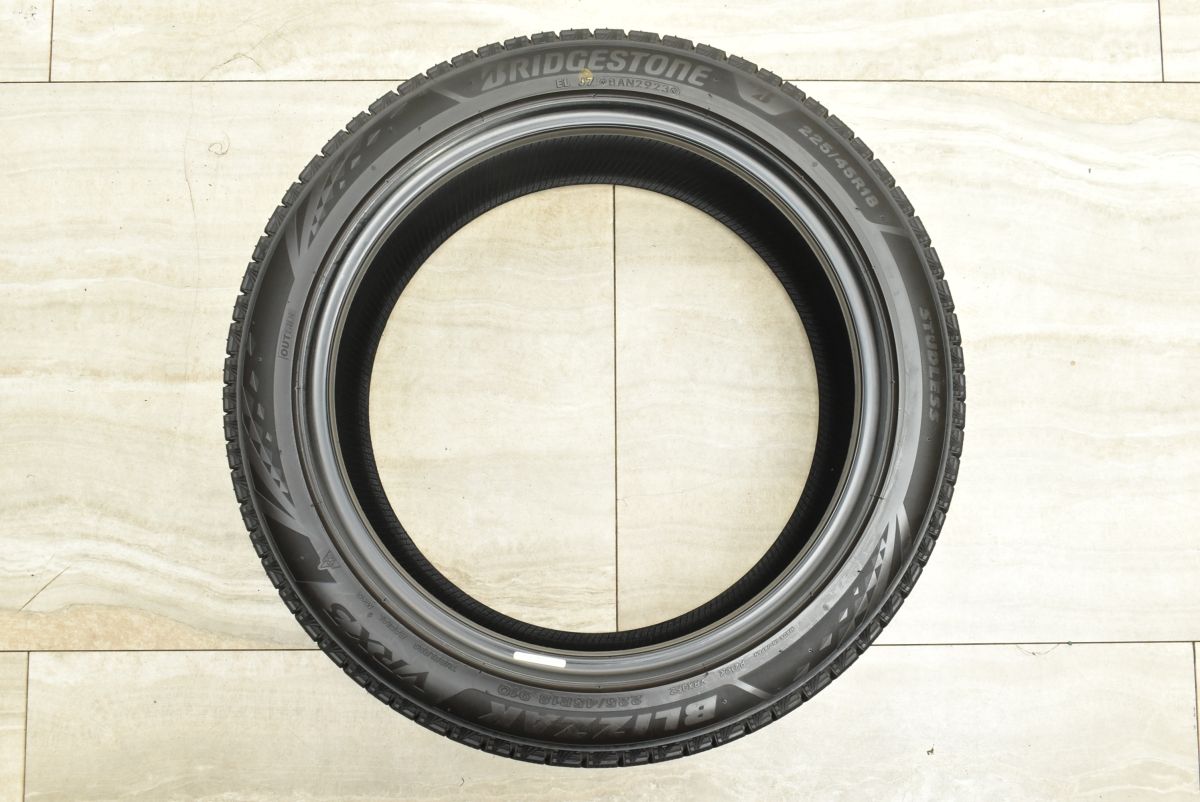 225|45R18 2025年製造