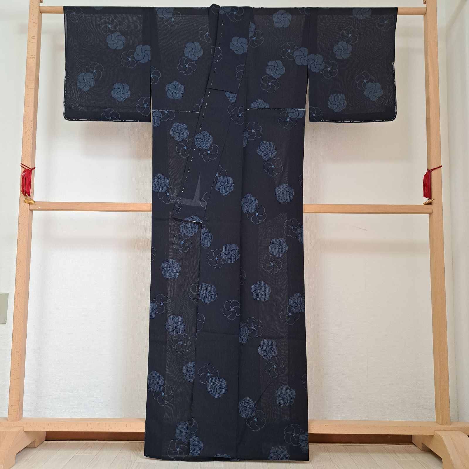 美品！夏着物 夏紬 濃紺地にねじり梅紋 ま06S09a - メルカリ