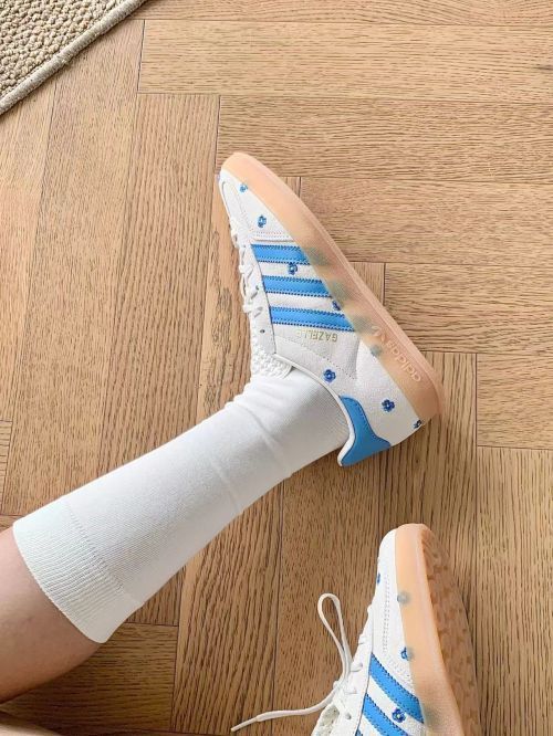 新品 adidas Samba gazelle indoor アディダス サンバ スニーカー ホワイトブルーの小さな花 男女兼用