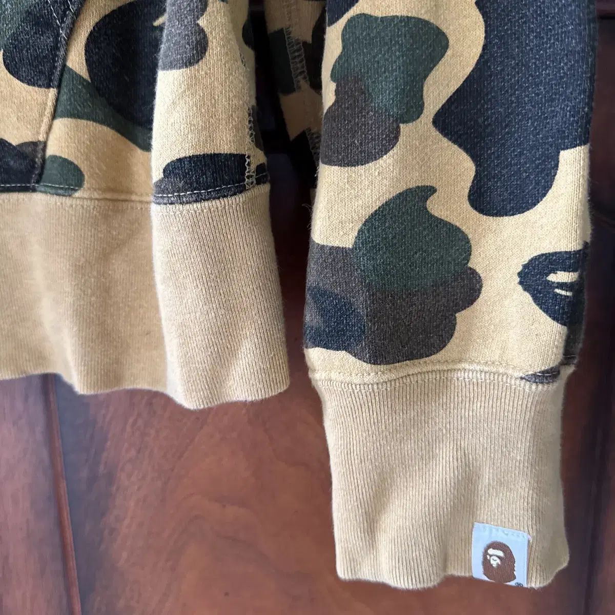 A BATHING APE アベイシングエイプ 1st カモフラ シャーク フード付き ジップアップパーカー イエローカモフラ XL