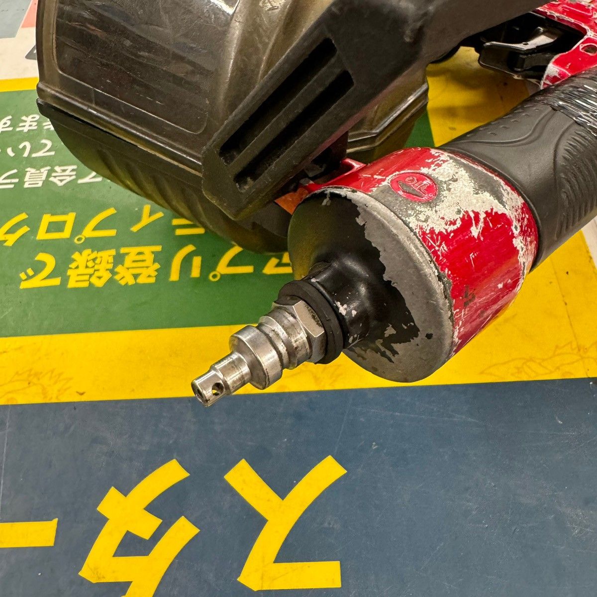 ☆マキタ(makita) 高圧エア釘打ち機 AN620H【柏店】 - メルカリ ☆マキタ(makita) 高圧エア釘打ち機 AN620H【柏店】 - メルカリ