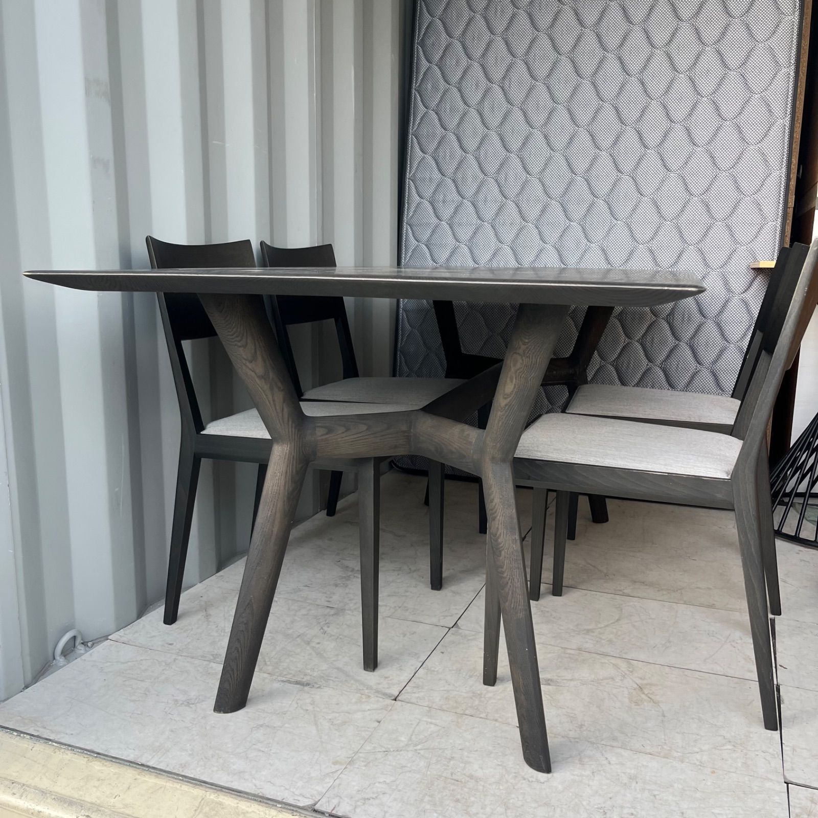 取付無料！タイムアンドスタイル 北欧モダン風 ダイニングテーブル