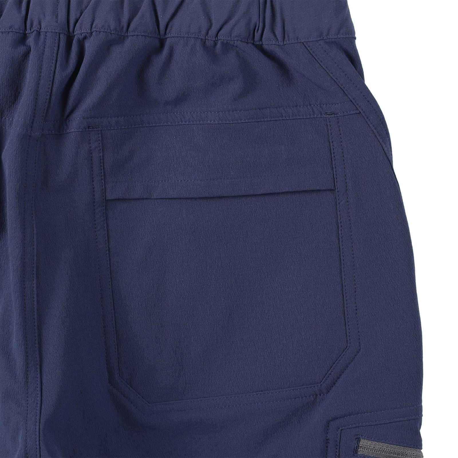 トレッキングパンツ