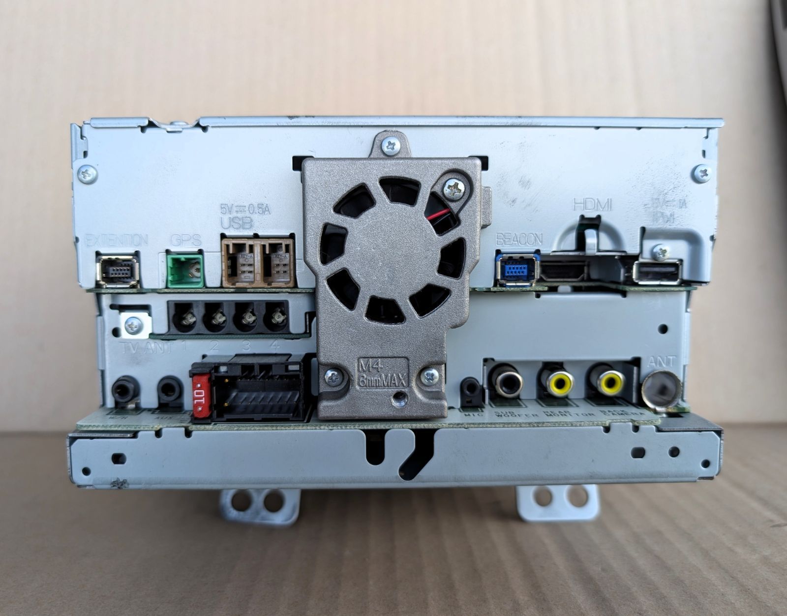 フリップダウンモニター