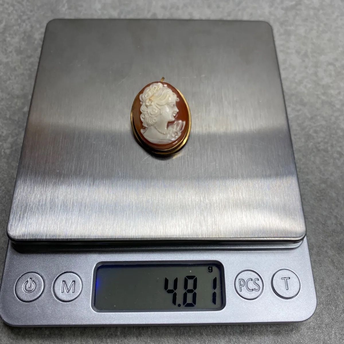 カメオペンダントトップ　犬モチーフ　 K18刻印 カメオペンダントトップ 犬モチーフ K18刻印 750刻印あり ヴィンテージ