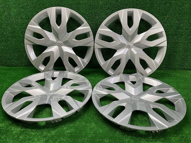 未使用品 トヨタ 10系/ZVG11/15 カローラクロス 17インチ ホイール