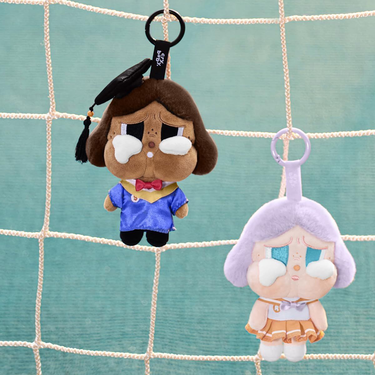 クライベイビー　POP MART CRYBABY マスコットフィギュア Amazon.co.jp: POP MART CRYBABY Sunset Concert Series-Plush