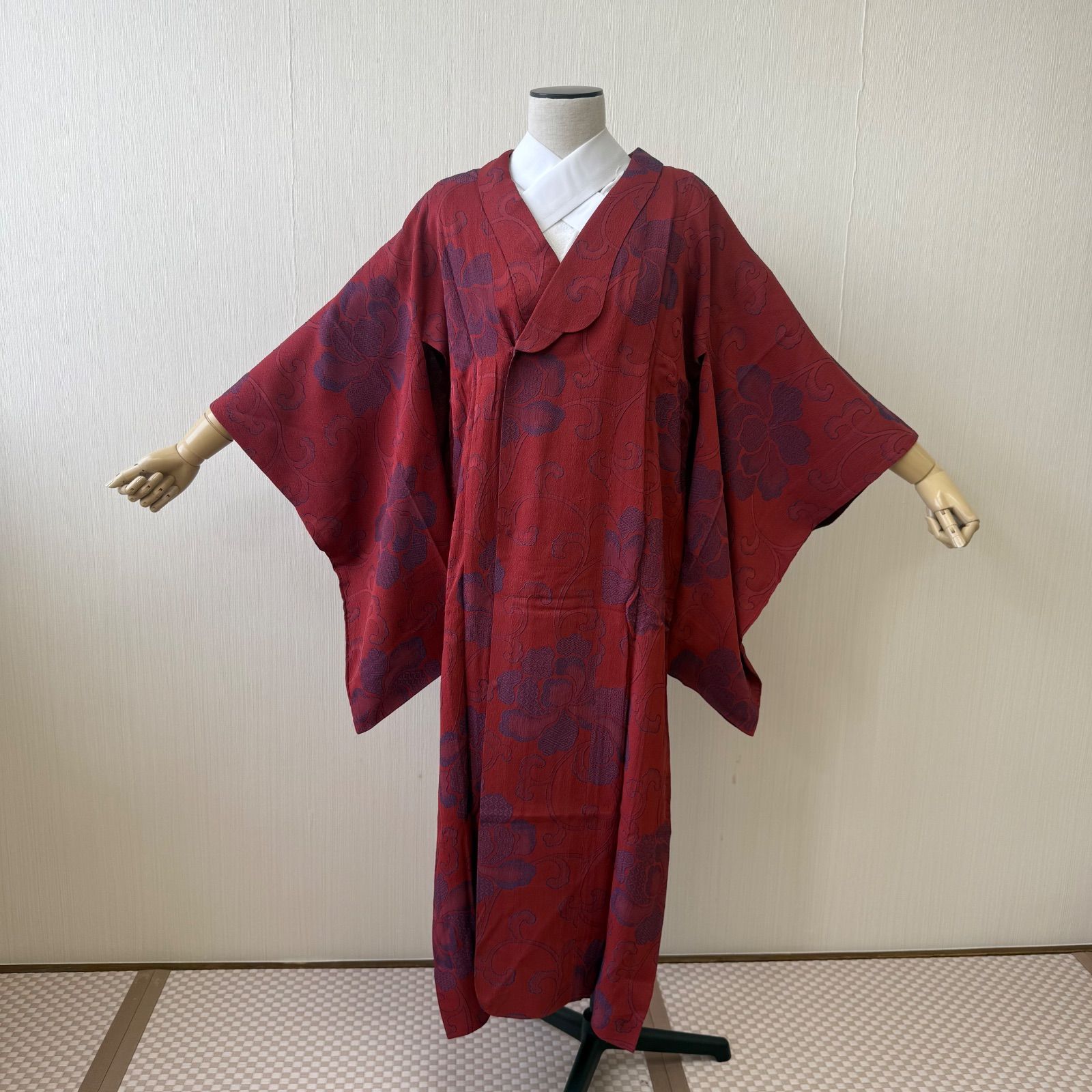 道行 和装コート へちま衿 アンティーク 着物 花唐草 赤 リサイクル着物 c-571