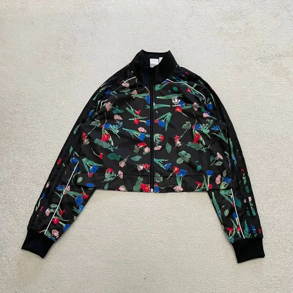 adidas クロップド トラックトップ アディダス デニムクロップド