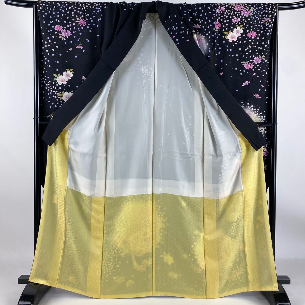 振袖 身丈166cm 裄丈67.5cm L 袷 菊 牡丹 金糸 金彩 ピンク 正絹 名品 中古 振袖 身丈171.5cm 裄丈69.5cm L 袷 牡丹 笠松 金糸 金彩 焦茶色