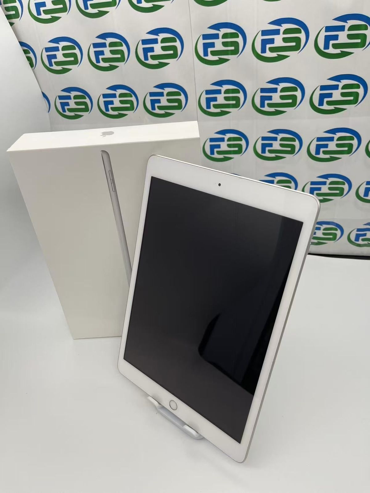 iPad 第8世代 Wi-Fi 32GB シルバー MYLA2J|A Wi-Fiモデル あす楽 訳アリ