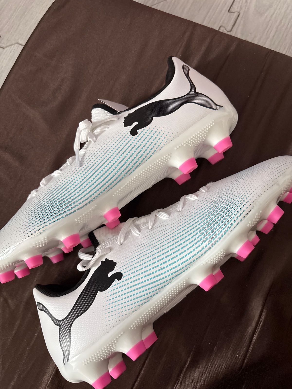 新品】プーマ フューチャー7 プレイ HG JR 27.5cm 白 ピンク プーマ