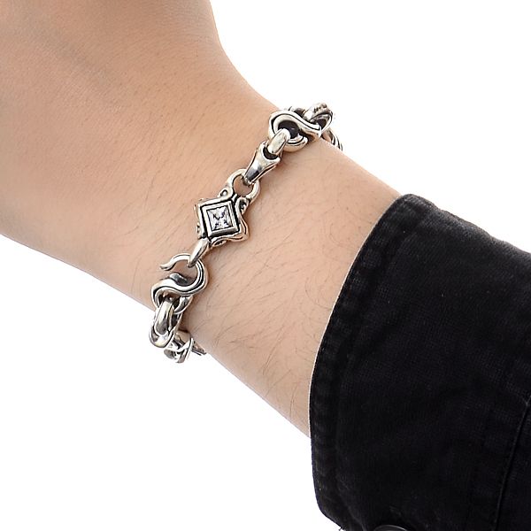 上級居合刀 黒柄 菊花図楕円鍔 黒梨地鞘 上級居合刀 黒