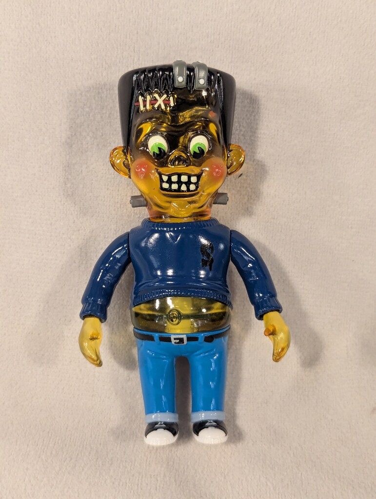 HOW2WORK Knuckle's Kustom Monster World HEAD LOCK STUDIO Sad Lil Frankie クリアイエロー