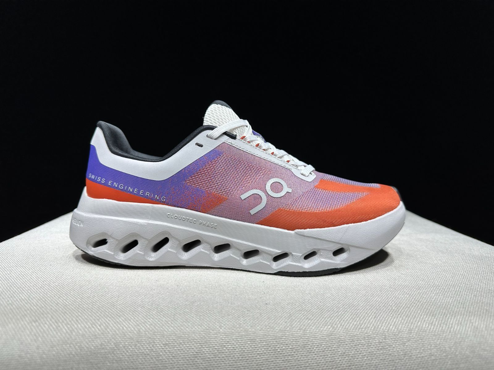 【関税込み】On レッド Cloudsurfer スニーカー メンズ Cloudsurfer Next | レッド | On 日本