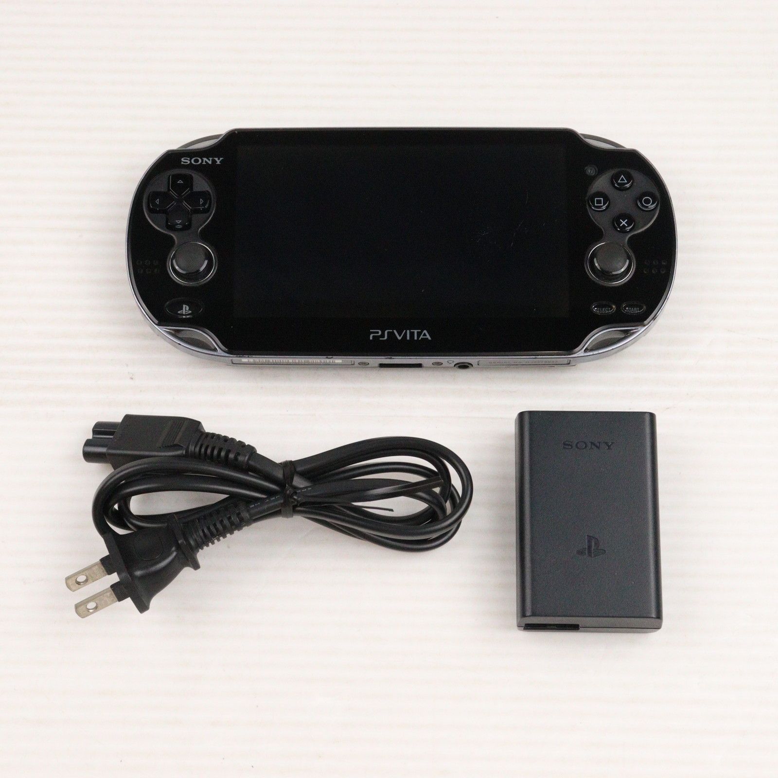 PlayStation®Vita クリスタル・ブラック 3G/Wi-Fiモデル