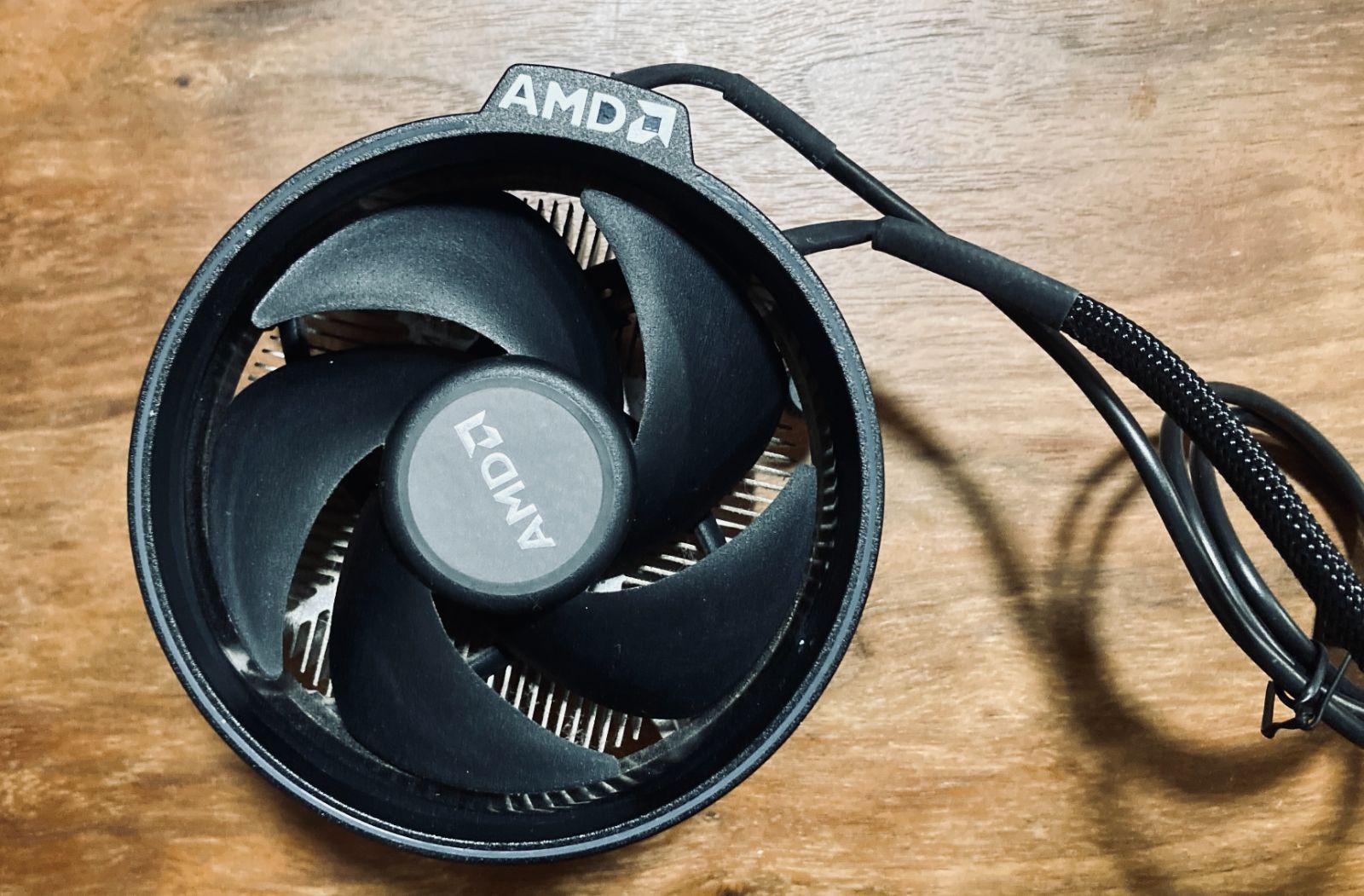 AMD Ryzen7 1700 CPUとリテールクーラー 純正クーラー付き！]AMD